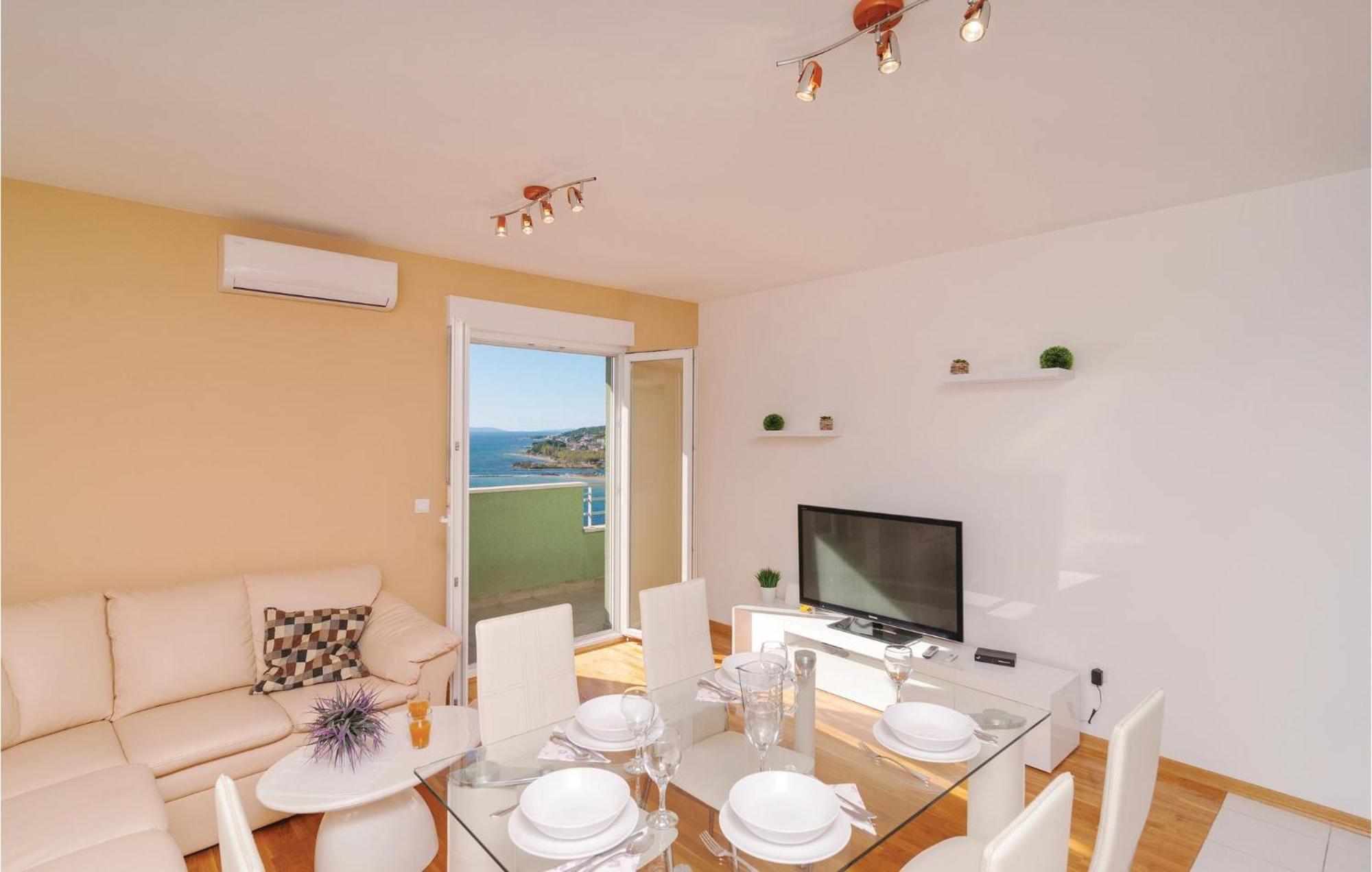 Nice Apartment In Omis With House Sea View Εξωτερικό φωτογραφία