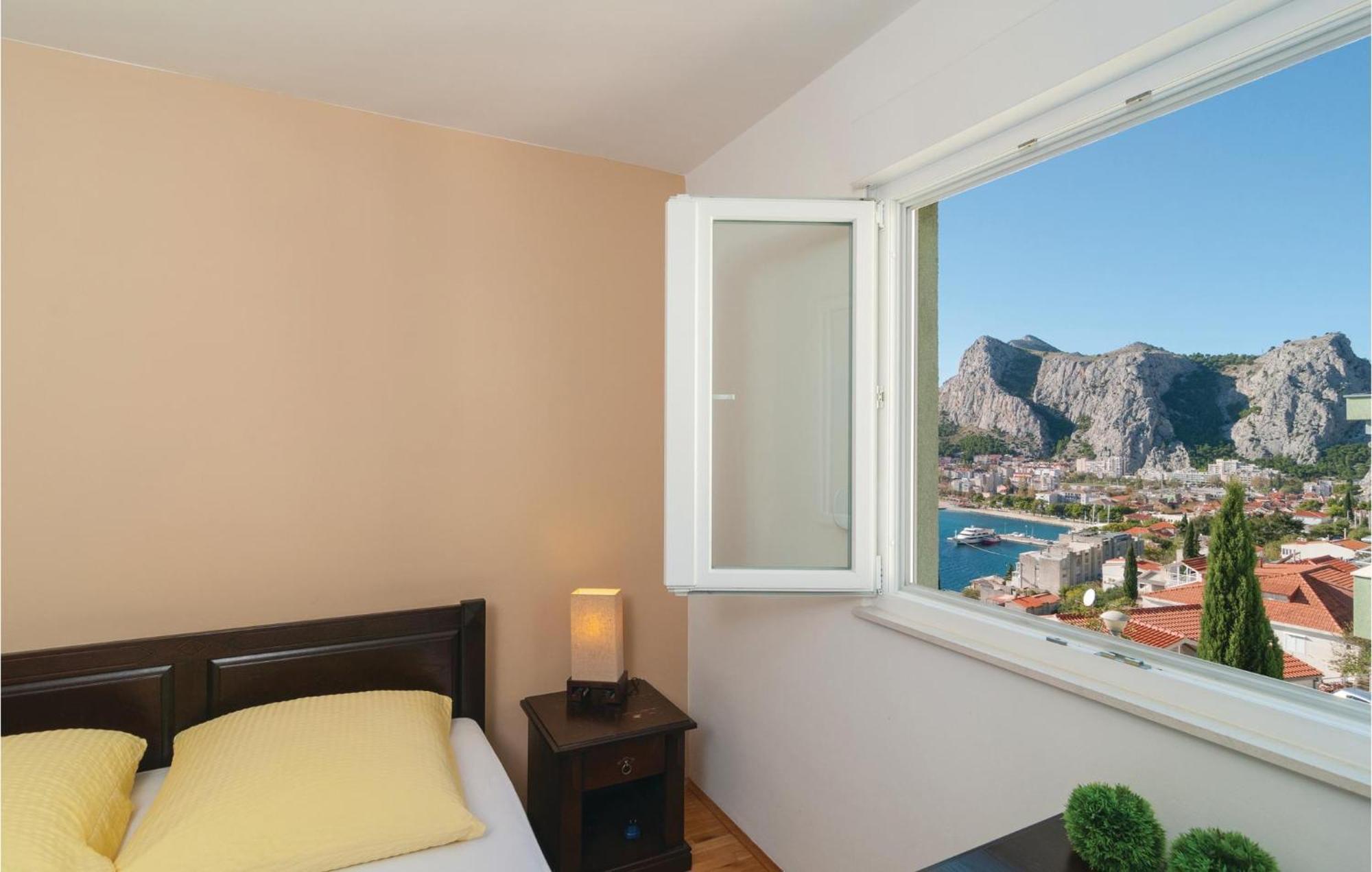 Nice Apartment In Omis With House Sea View Εξωτερικό φωτογραφία